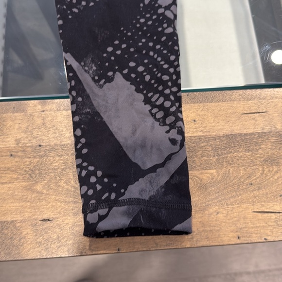 Lululemon pants pattern - Picture 2 of 3